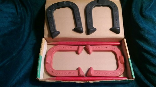 Vintage Globe Ringer Official Rubber Horseshoe Game 4 Player Outdoor Set w/ Box