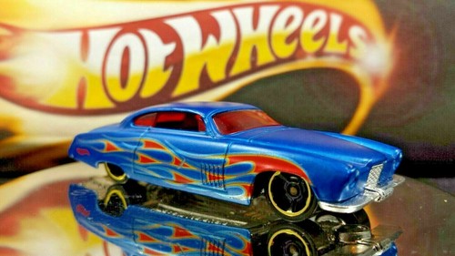 HOT WHEELS Dark BLue and Flames Red HEAT FLEET '11,FISH'D & CHIP'D,