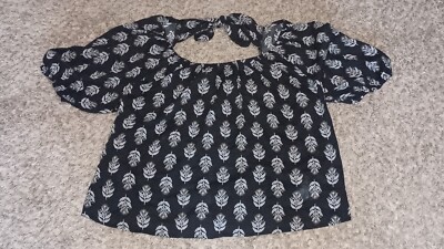 Women's Old Navy Top Blouse Size Large Color Black White Floral Tropical...