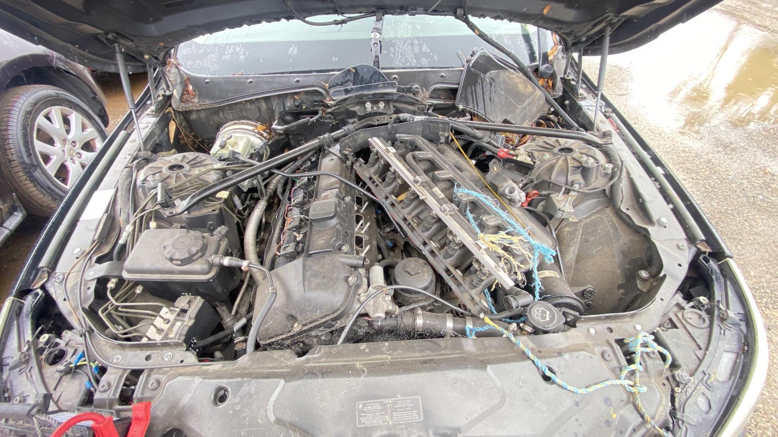 2003 Bmw 5 Series E60 ENGINE COVER 10/03-04/10 image 6