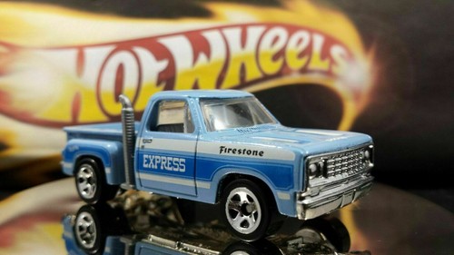 Hot wheels  1978 Dodge LI'L Red EXPRESS  Baby Blue White Stripes