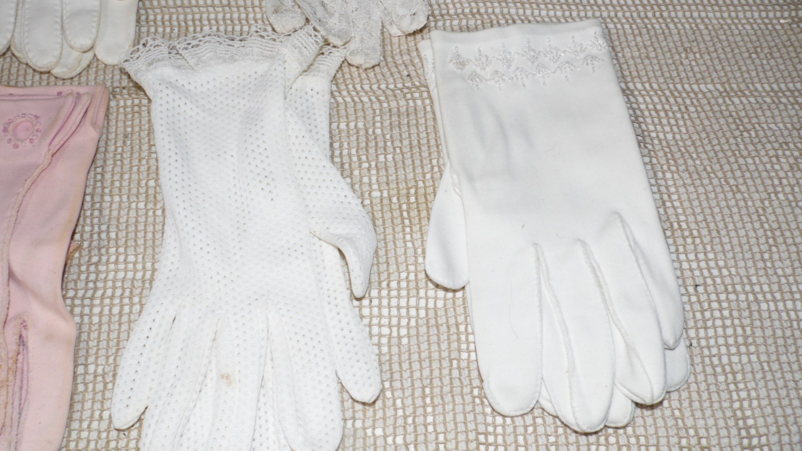 VTG LADIES GLOVES SETS OF 16 PC. BEADED FAUX PEARLS ALL SZ W/PURPLE GLOVE BOX