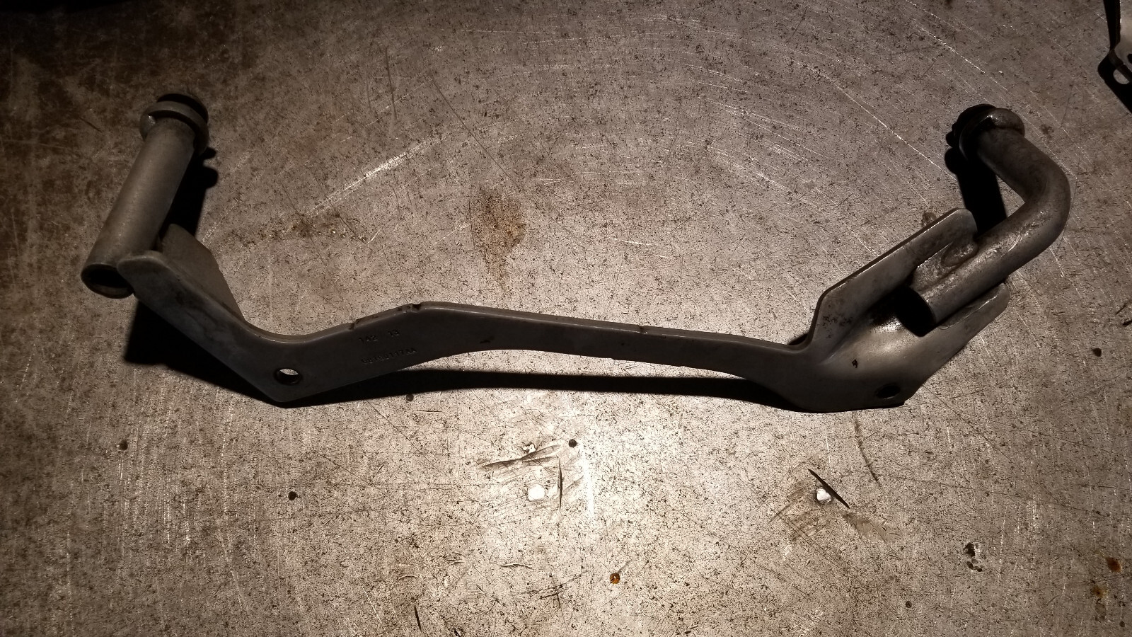 2013-2020 RAM 2500 3500 FAN GUARD SHROUD LOWER BRACKET OEM MOPAR 68160117AA - Picture 3 of 4