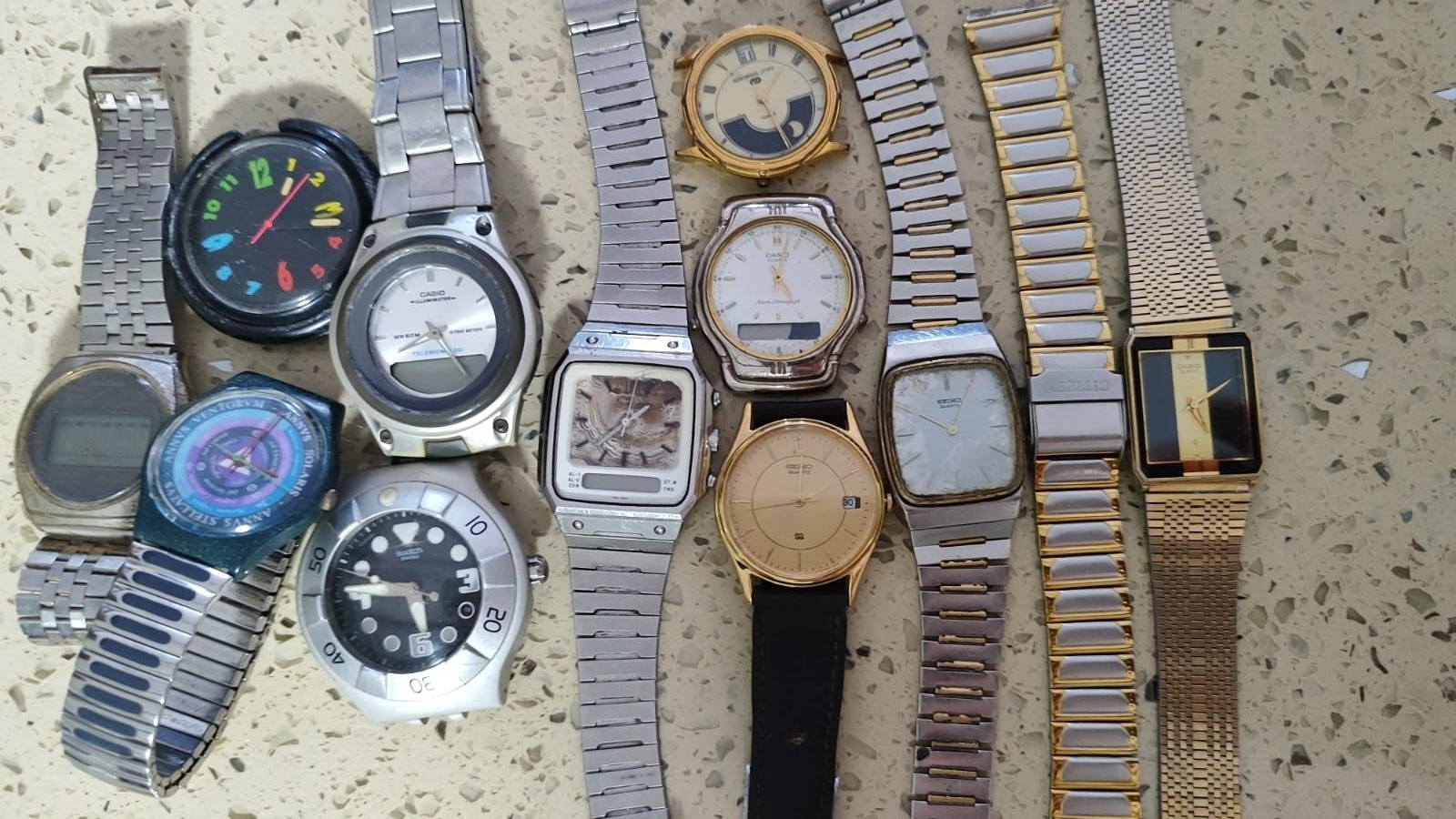LOT VINTAGE WATCH QUARTZ CASIO /SEIKO/ CITIZEN /SWATCH For Parts