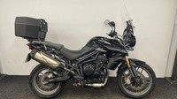 TRIUMPH TIGER 800 ** HEATED GRIPS - TOP BOX - SERVICE HISTORY **