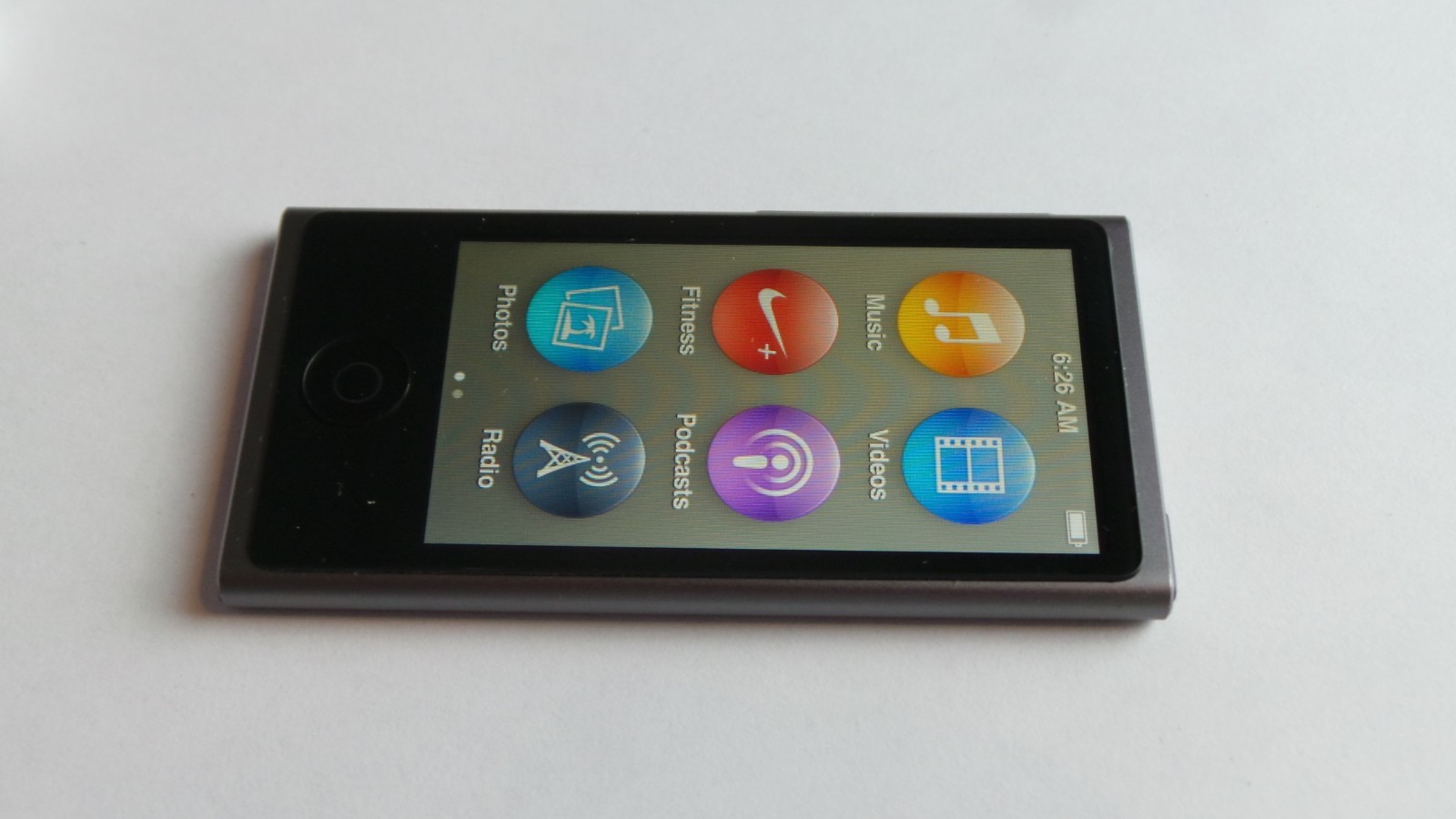 Apple iPod nano 7th Generation Slate (16 GB) Great Condition Bundle