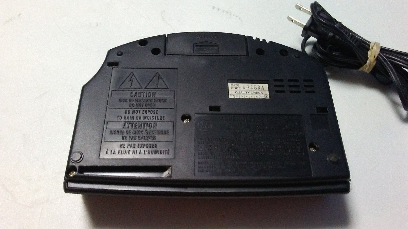 GE FM/AM Clock Radio Model 7-4815 A