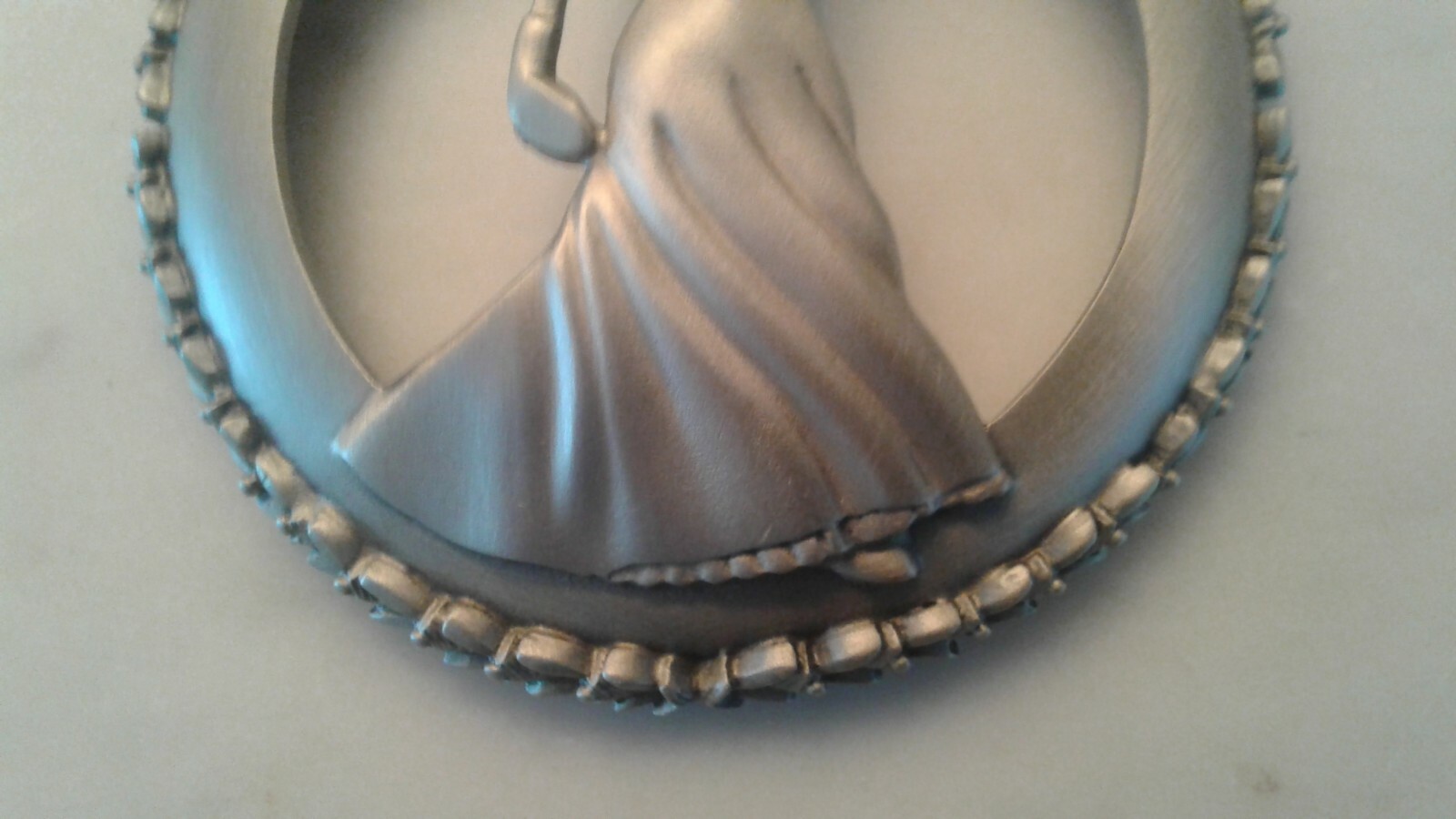 FORT PEWTER WOMAN GOLFER TRINKET, CANDY, POTPOURRI DISH