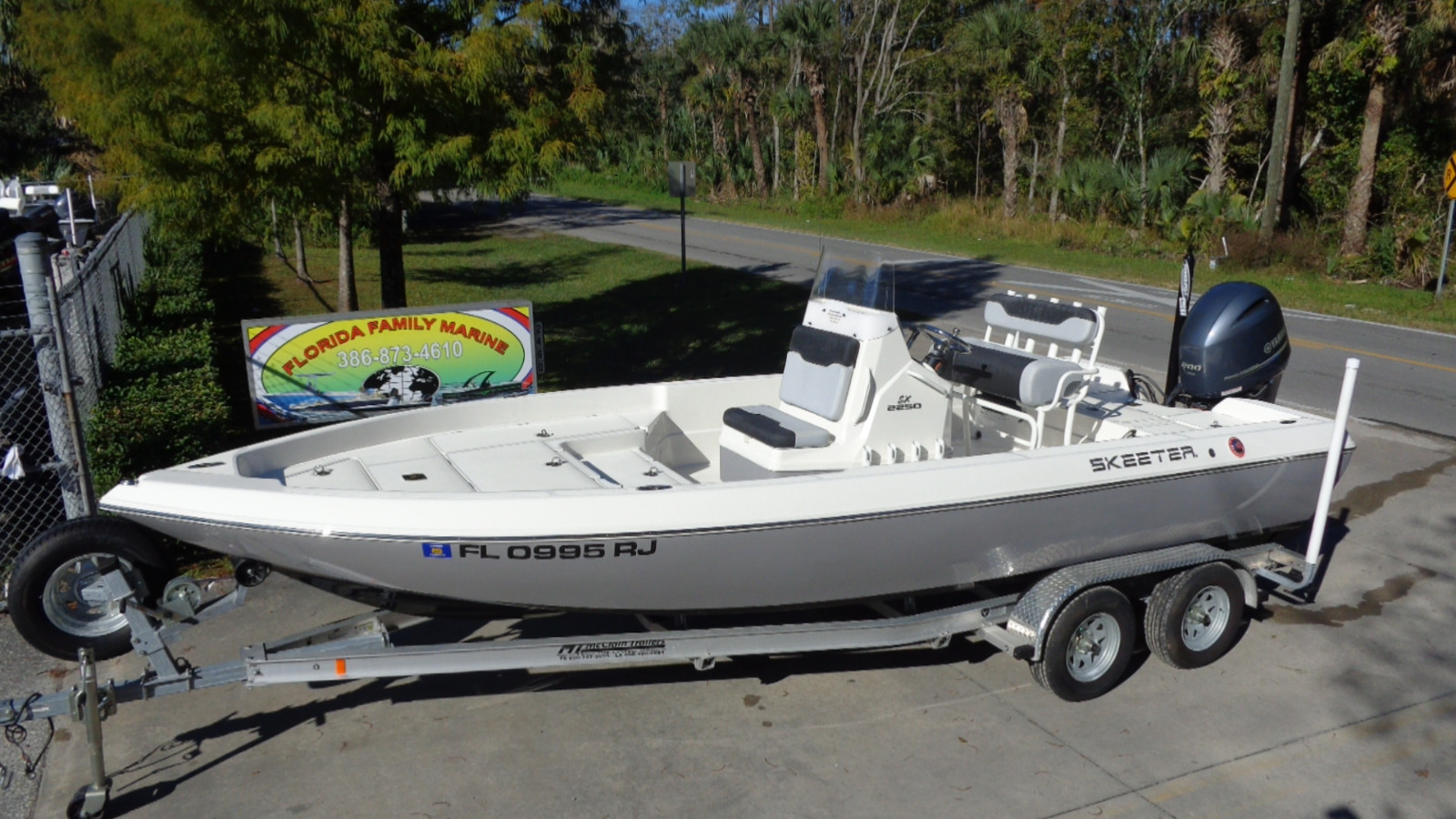 LIKE NEW- 2017 SKEETER SX 2250 BAY SPORT 14 HOURS / YAMAHA F200 W/ WARRANTY