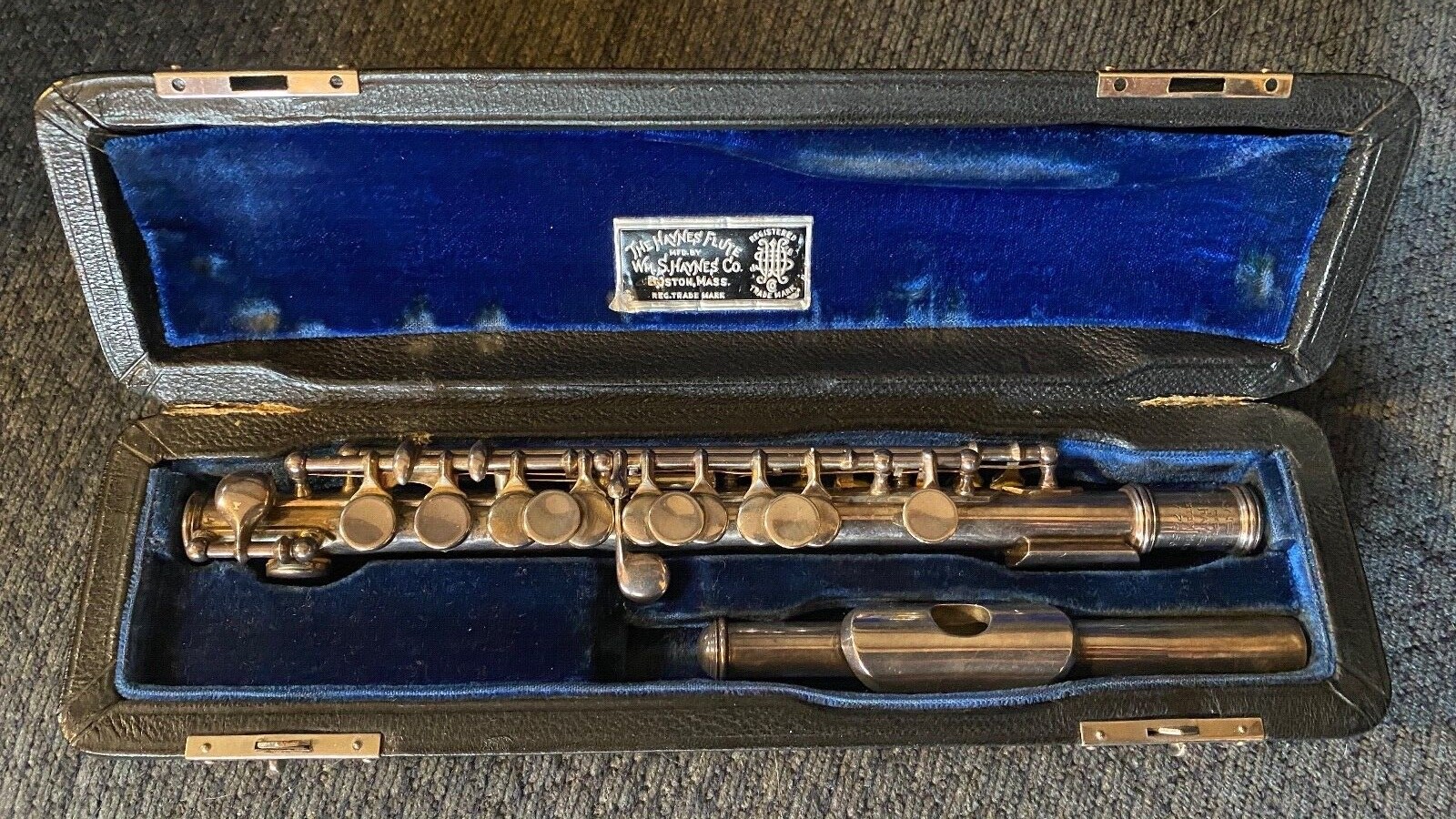 Haynes sterling silver piccolo in Dflat. Used, plays well, overhauled
