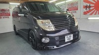 Nissan Elgrand e51 3.5 automatic 8 leather seater refurbed 19 alloys in black 