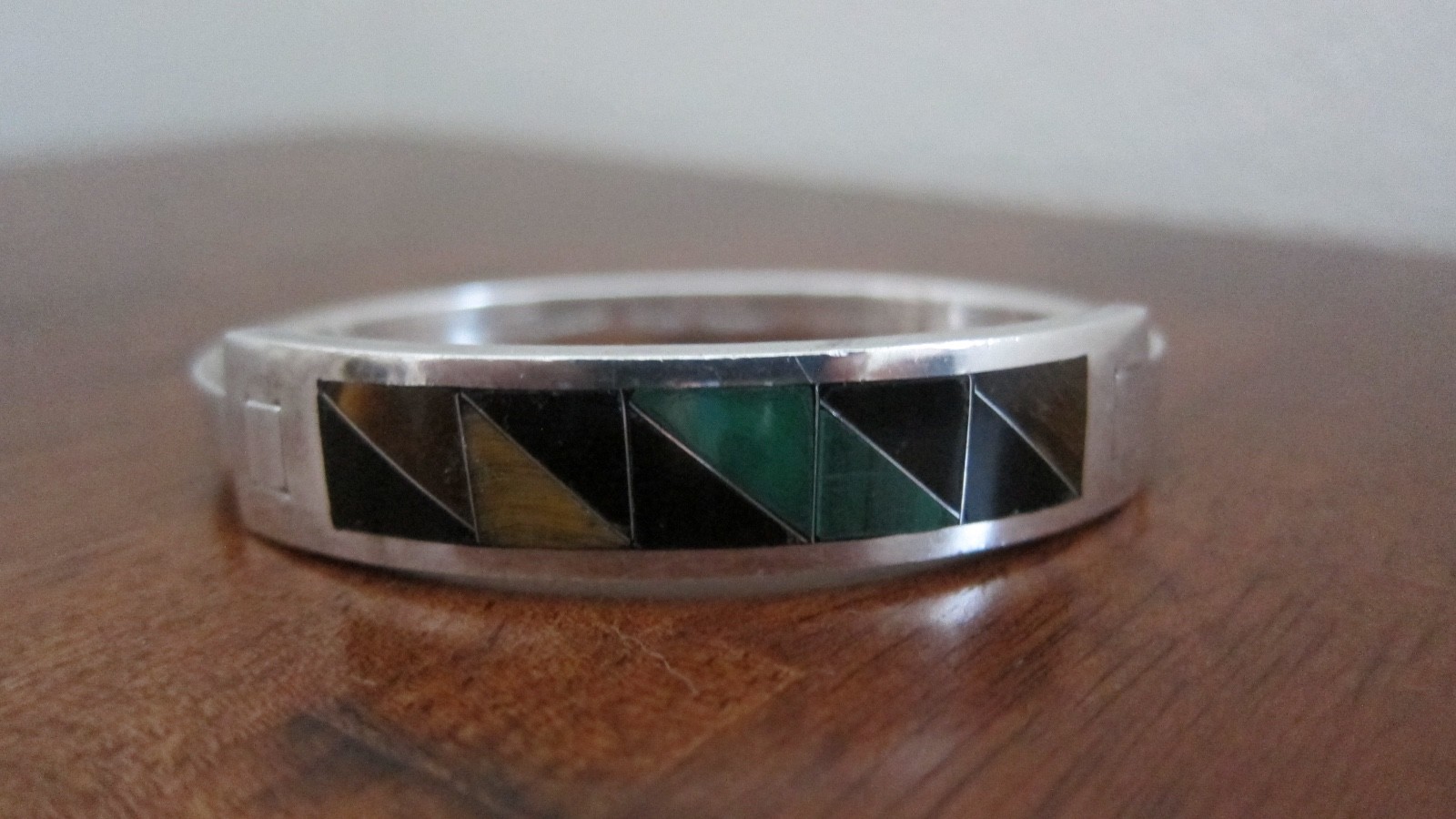 Vintage ~ Mexican Sterling Silver Green Multi color Onyx Design Bangle Bracelet~