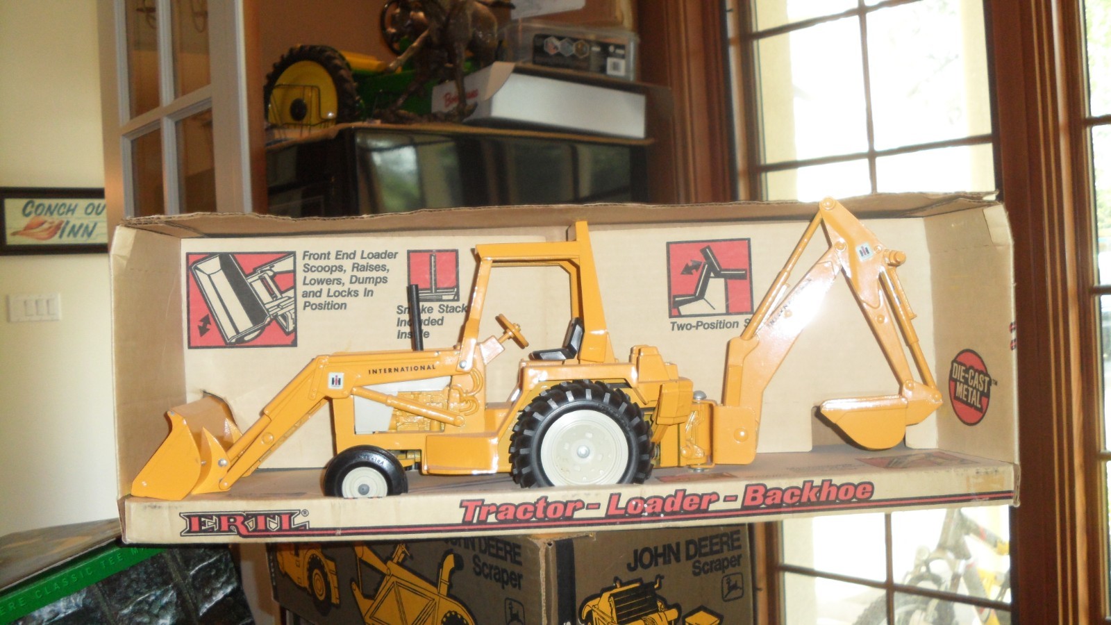 Ertl 1/16 International Tractor Loader-Backhoe New in Box RARE