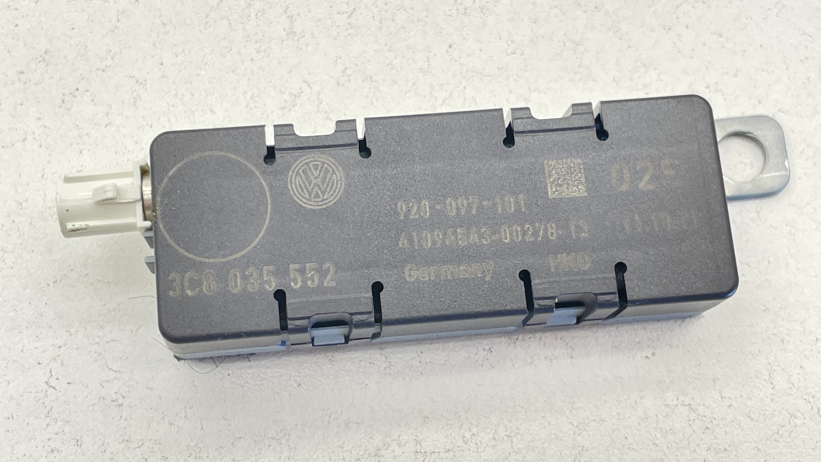 2009-2017 VW CC Right Antenna Booster OEM #3C8035552