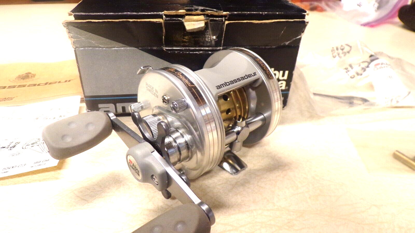 アブ Abu Garcia 5500-C3 Abu Garcia Ambassadeur C3-5500 Baitcast Reel Right-handed