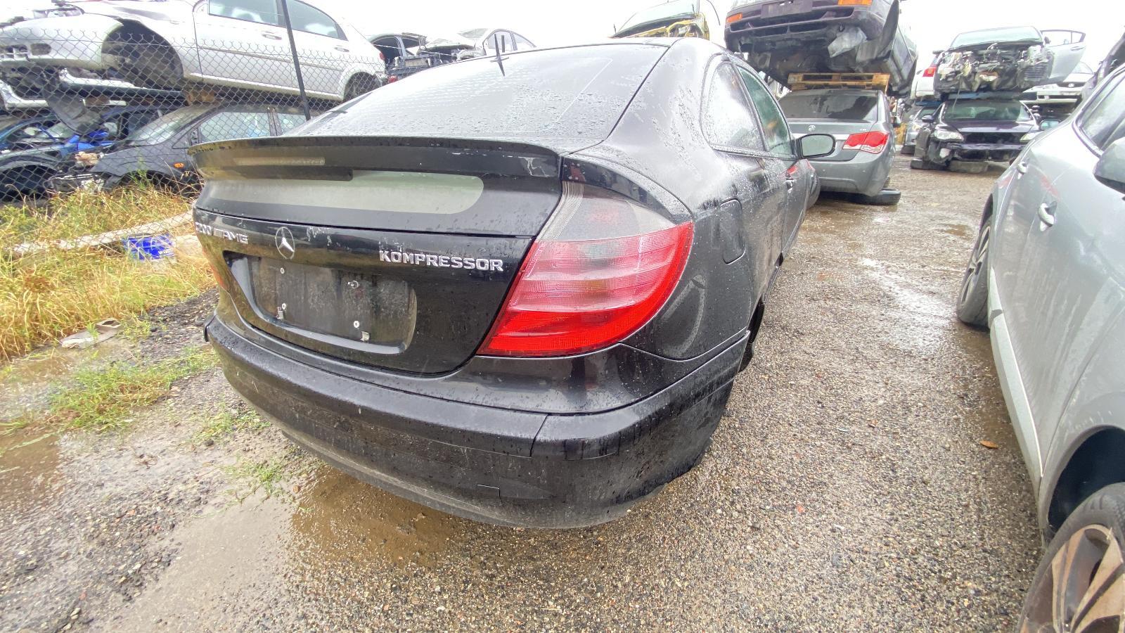 2003 C Class MERCEDES RIGHT GUARD CL203 COUPE 08/01-06/07 image 11