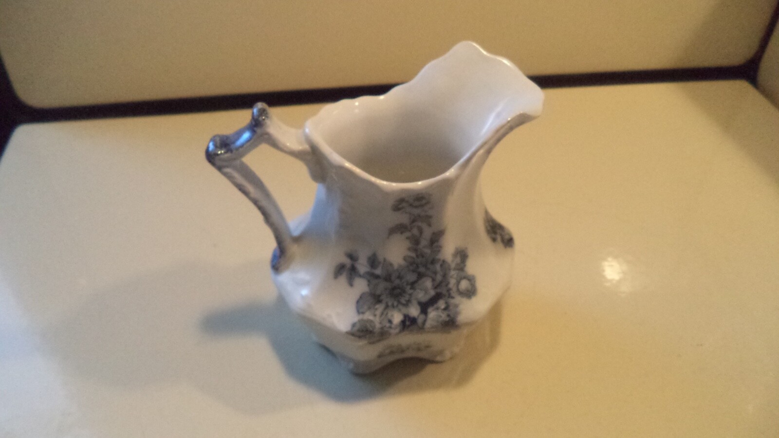 CREAMER  W.H GRINDLEY & CO. CHATSWORTH  BLUE FLORAL 1896 EXCELLENT 5