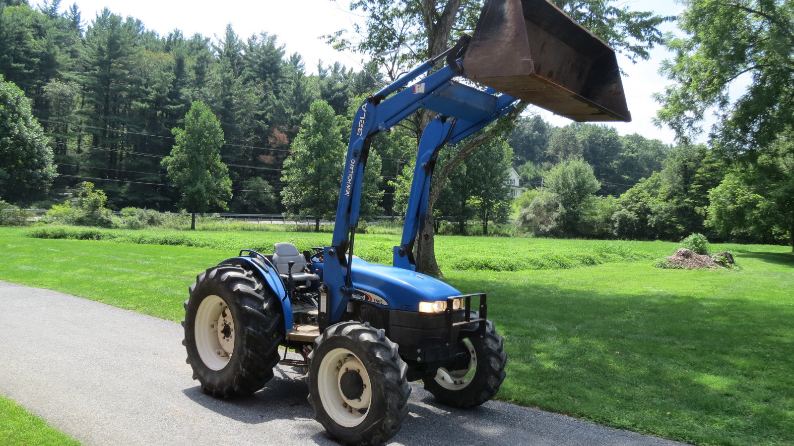 2004 NEW HOLLAND TN65 4X4 UTILITY FARM TRACTOR W/ LOADER 65HP LEFT HAND REVERSER