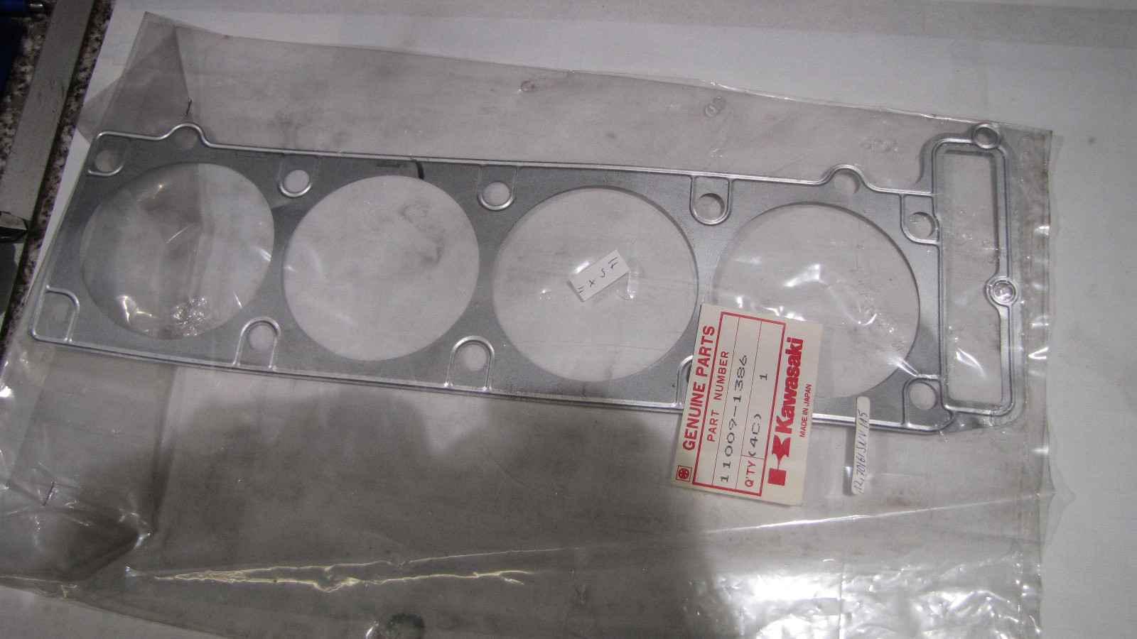 確認用です。 Cylinder Base Gasket Original Kawasaki ZX 900 Year 84-85