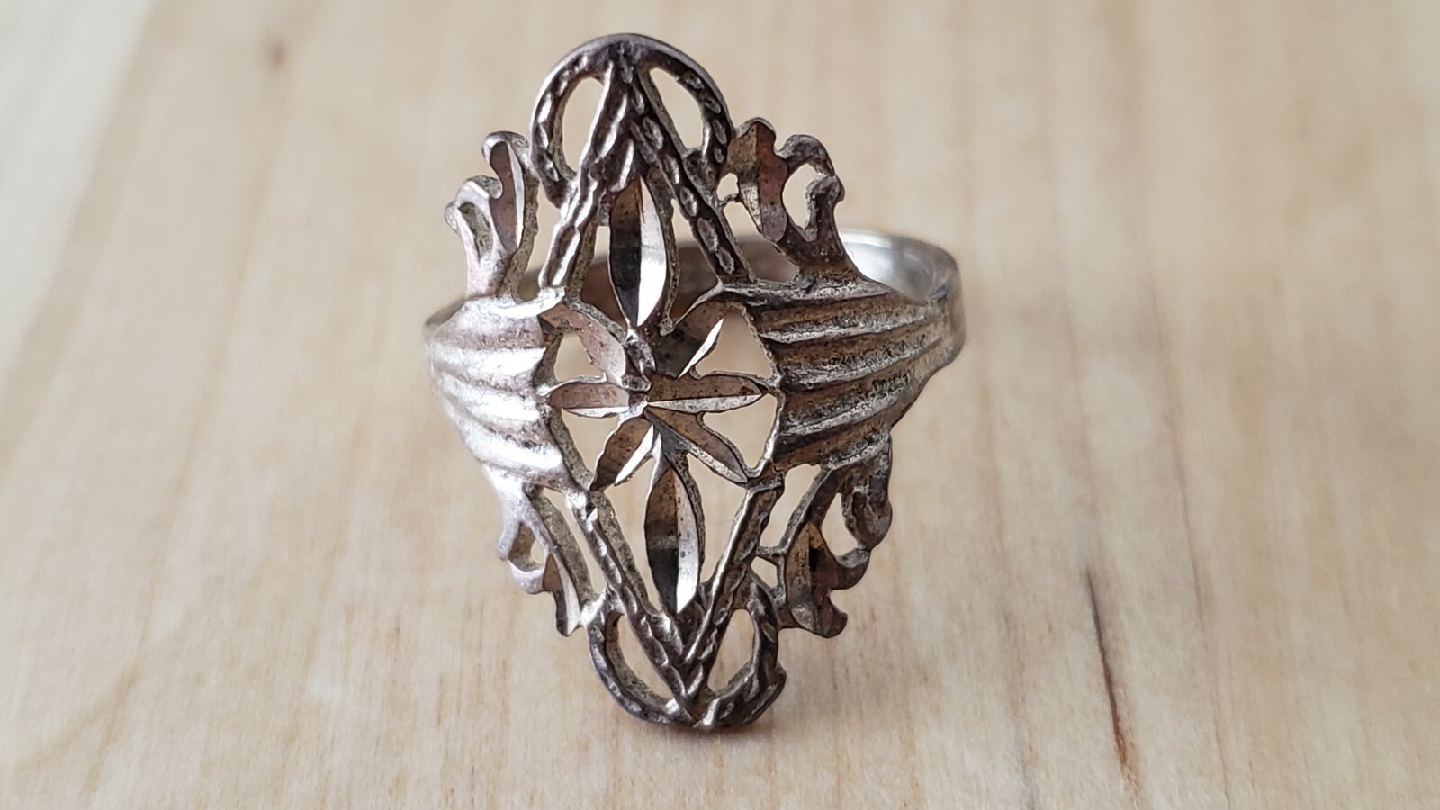 VINTAGE Collectible STERLING SILVER RING,925 SIZE 7.25, 2.7