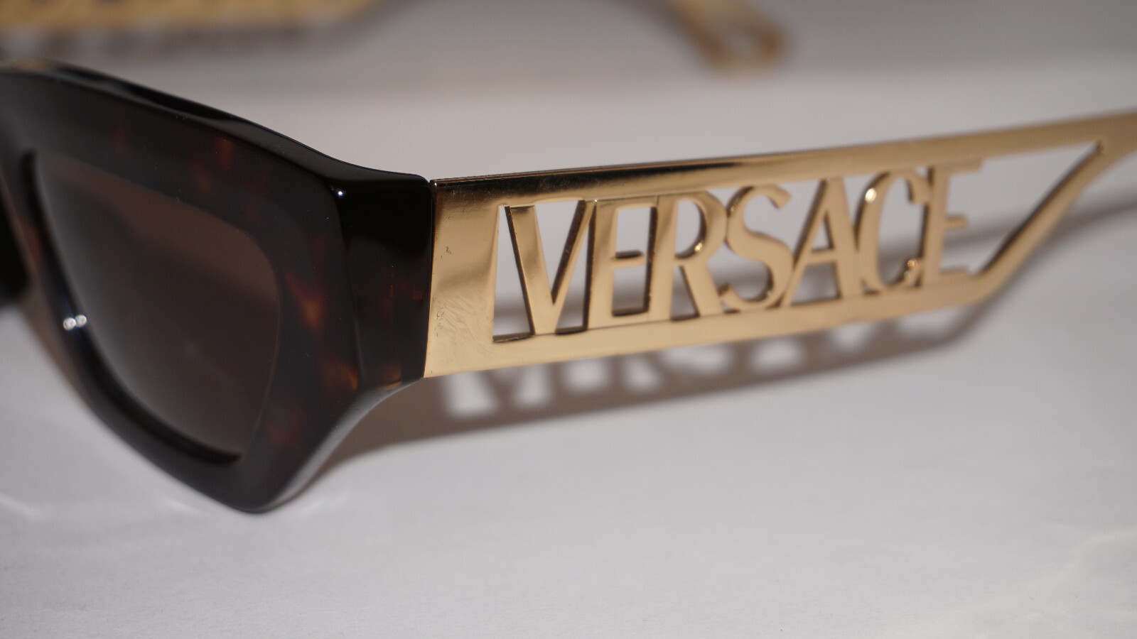 Pre-owned Versace Sunglasses Havana Gold Logo Brown Ve4432u 108/73 53 145
