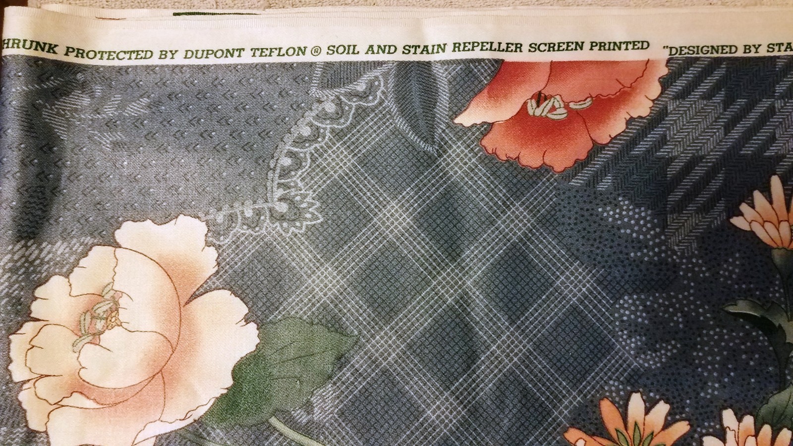 Vtg Designer Floral Fabric Pre Shrunk 62 x 66  NEW