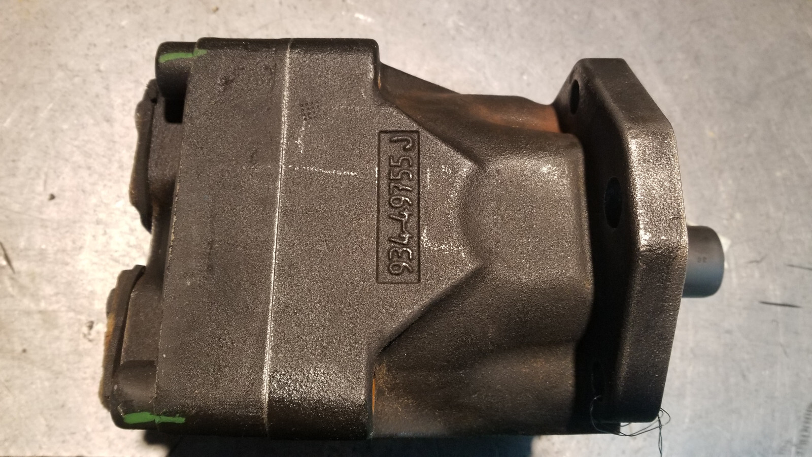024-02154-0 PARKER DENISON M4D 138 3N00 B102 Medium Duty Vane Motor - Picture 10 of 12