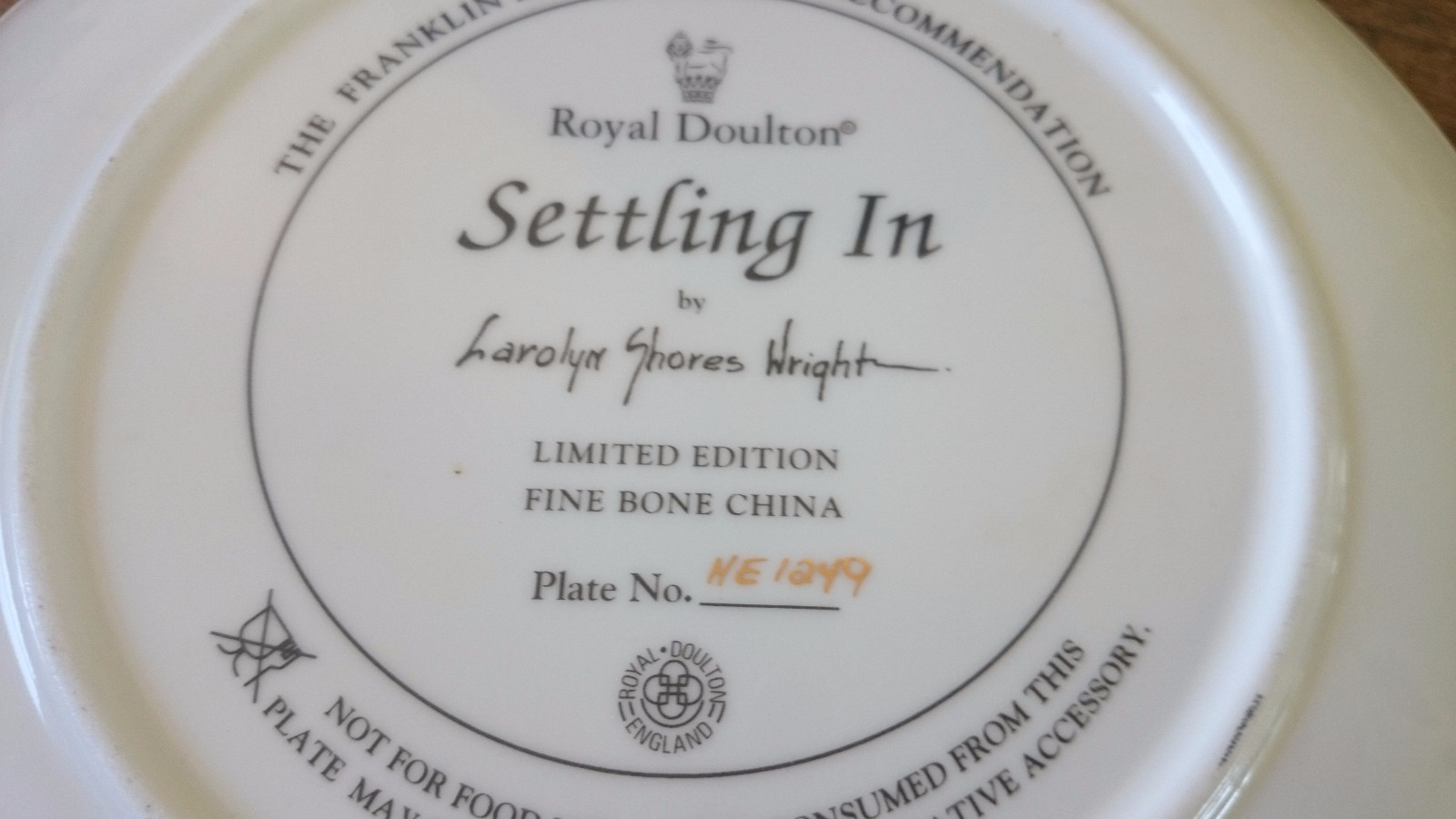 Franklin Mint Royal Doulton Bird Plate-Settling In by Carolyn Shores Wright