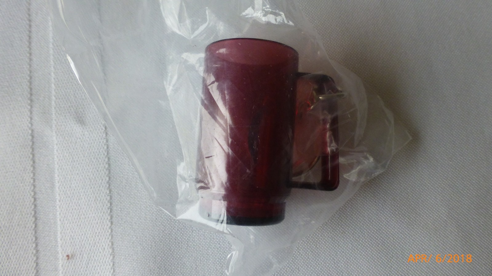 New Tupperware Purple Impressions Beer Mug Key Chain Rare Color