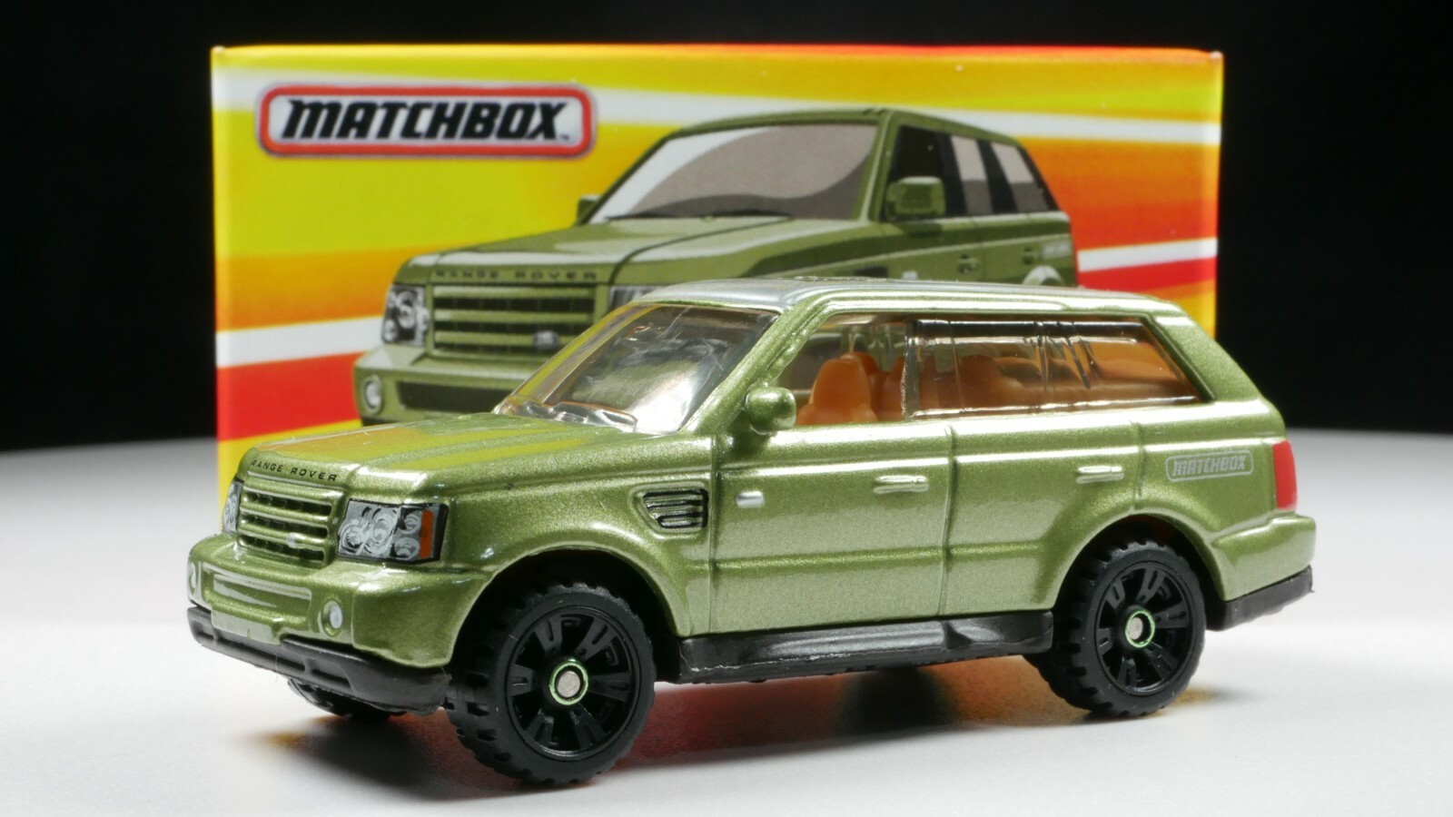 Range Rover Sport 2005 1/64 Scale DIECAST COLLECTOR   Car Real Riders Adult