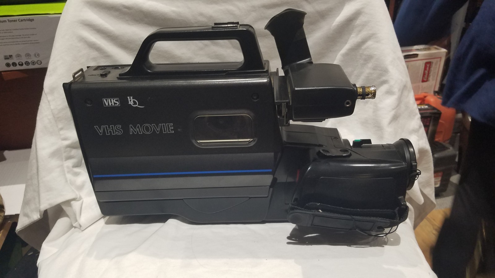 Vintage Solid State CCD VHS Movie Camcorder
