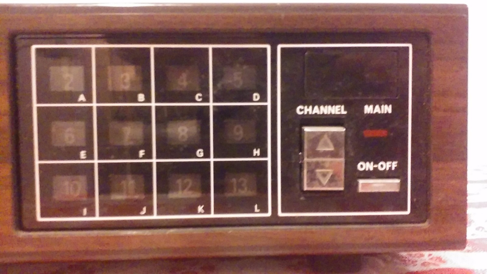 Vintage Teknika Televison Remote Control 6301 Woodgrain with Remote 7-10/17