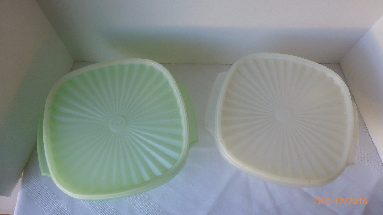 Vintage Tupperware Servalier Bowls Mixing Bowl Green Clear Set of 2 with Seals