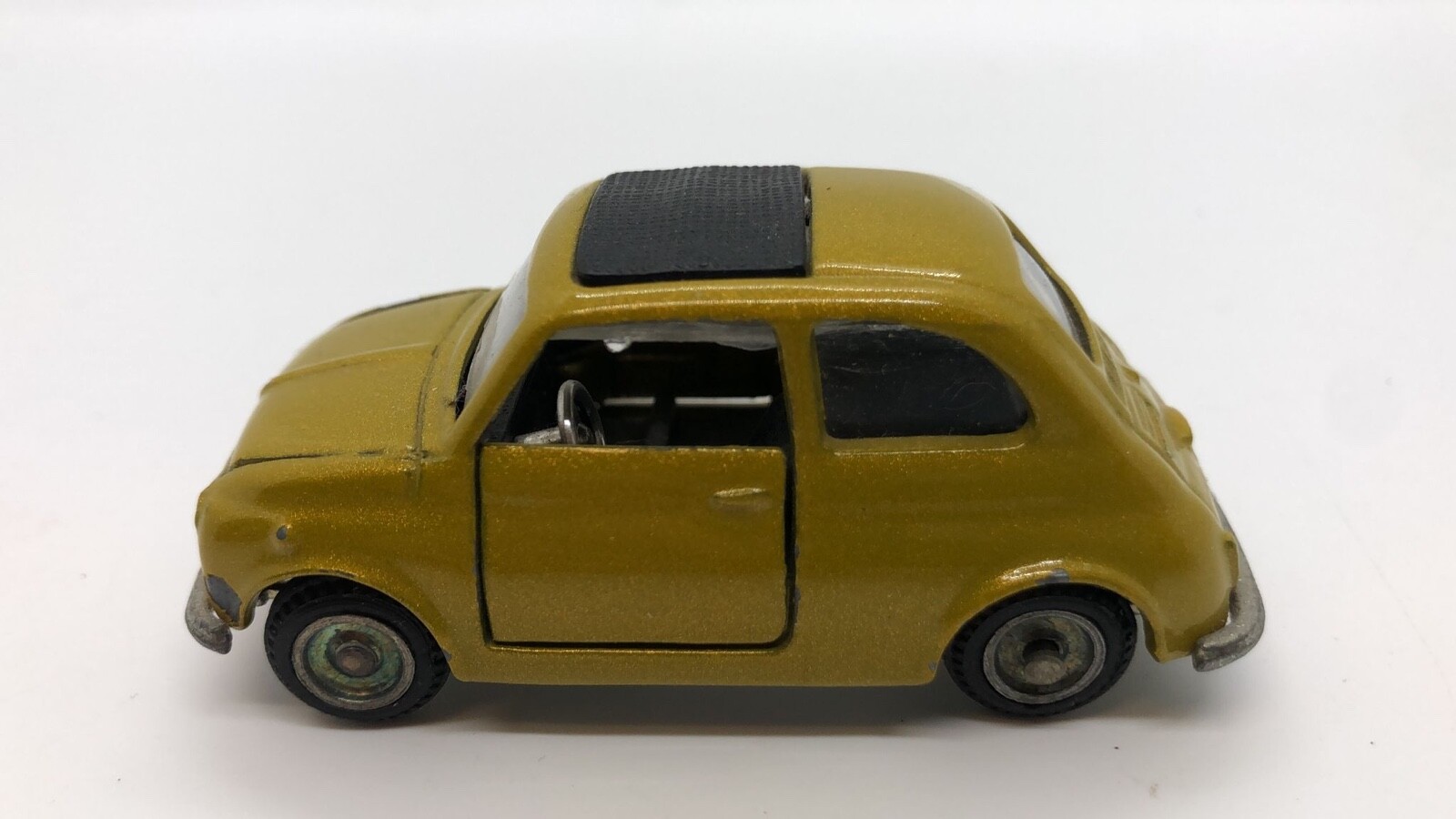 ミニカー MEBETOYS A-36 FIAT NUOVA 500 MEBETOYS A-36 FIAT NUOVA 500 - メルカリ