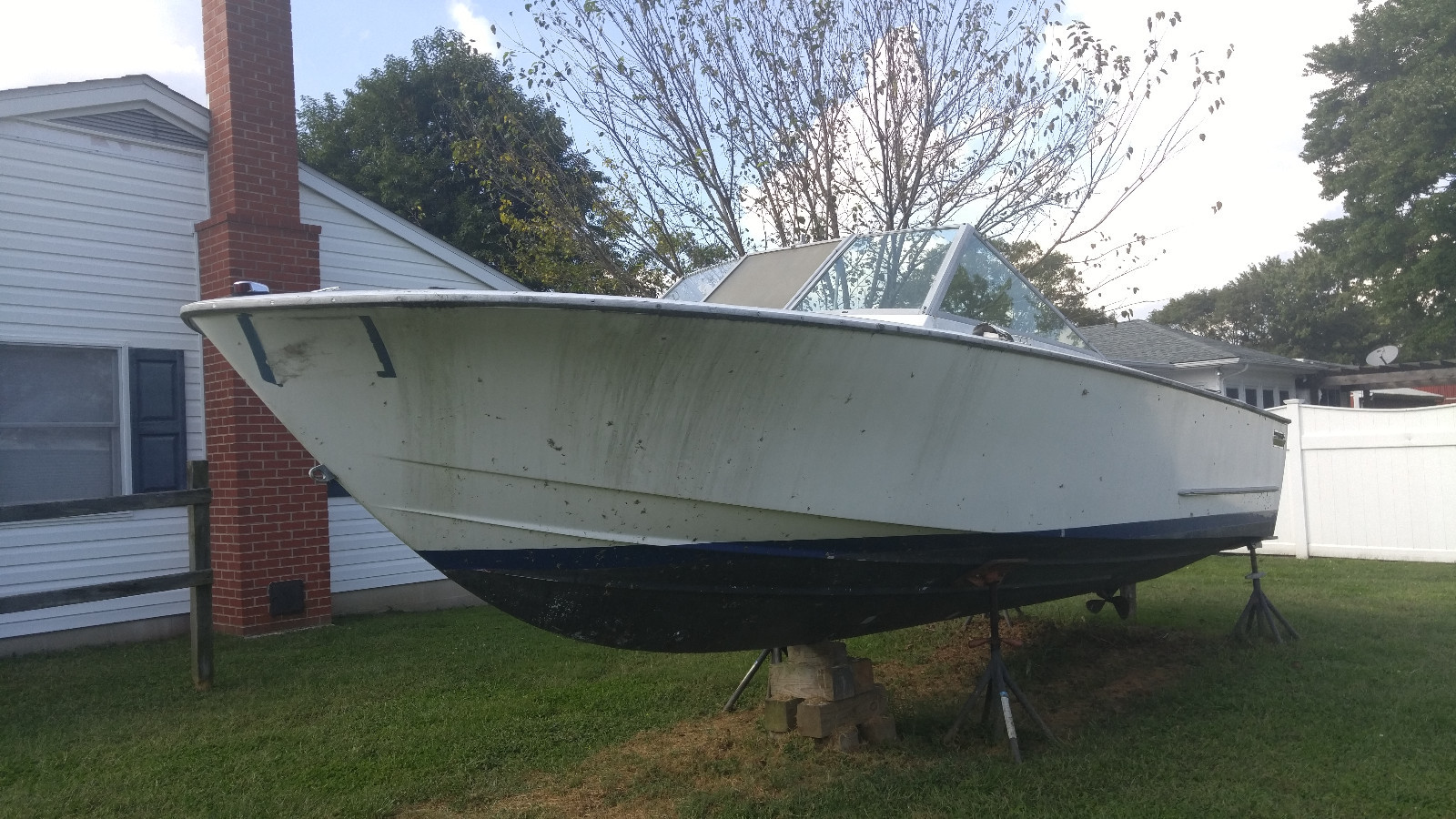 1973 Chris Craft Lancer 23 ft Inboard Boat Fiberglass 350 Cabin