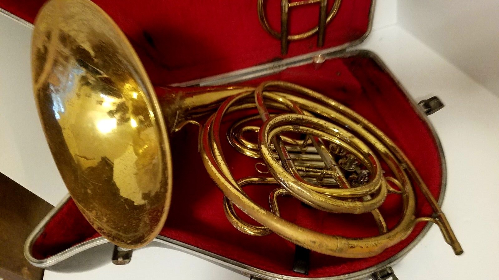 VTG. LORENZO SANSONE (NEW YORK) FRENCH HORN w EXTRA TUBING, MOUTHPIECE & CASE