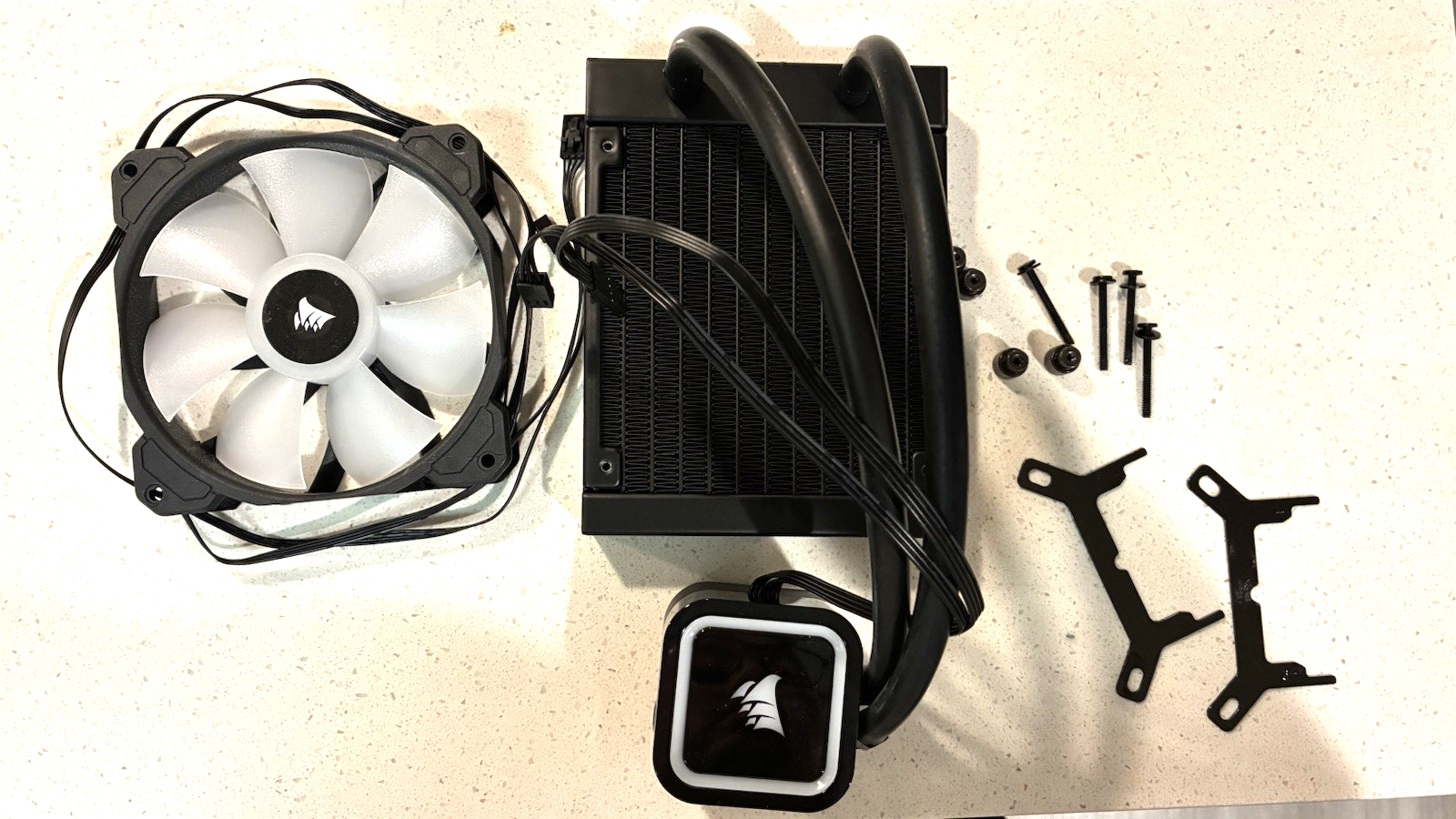 Corsair H60x RGB Elite Liquid CPU Cooler – 120mm AIO – Intel
