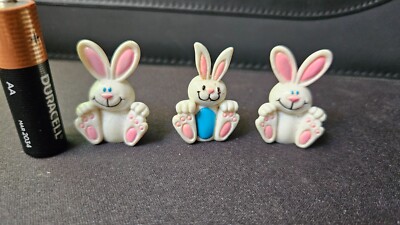 Vintage Bunny Rabbit Plastic MINI (3 pcs)
