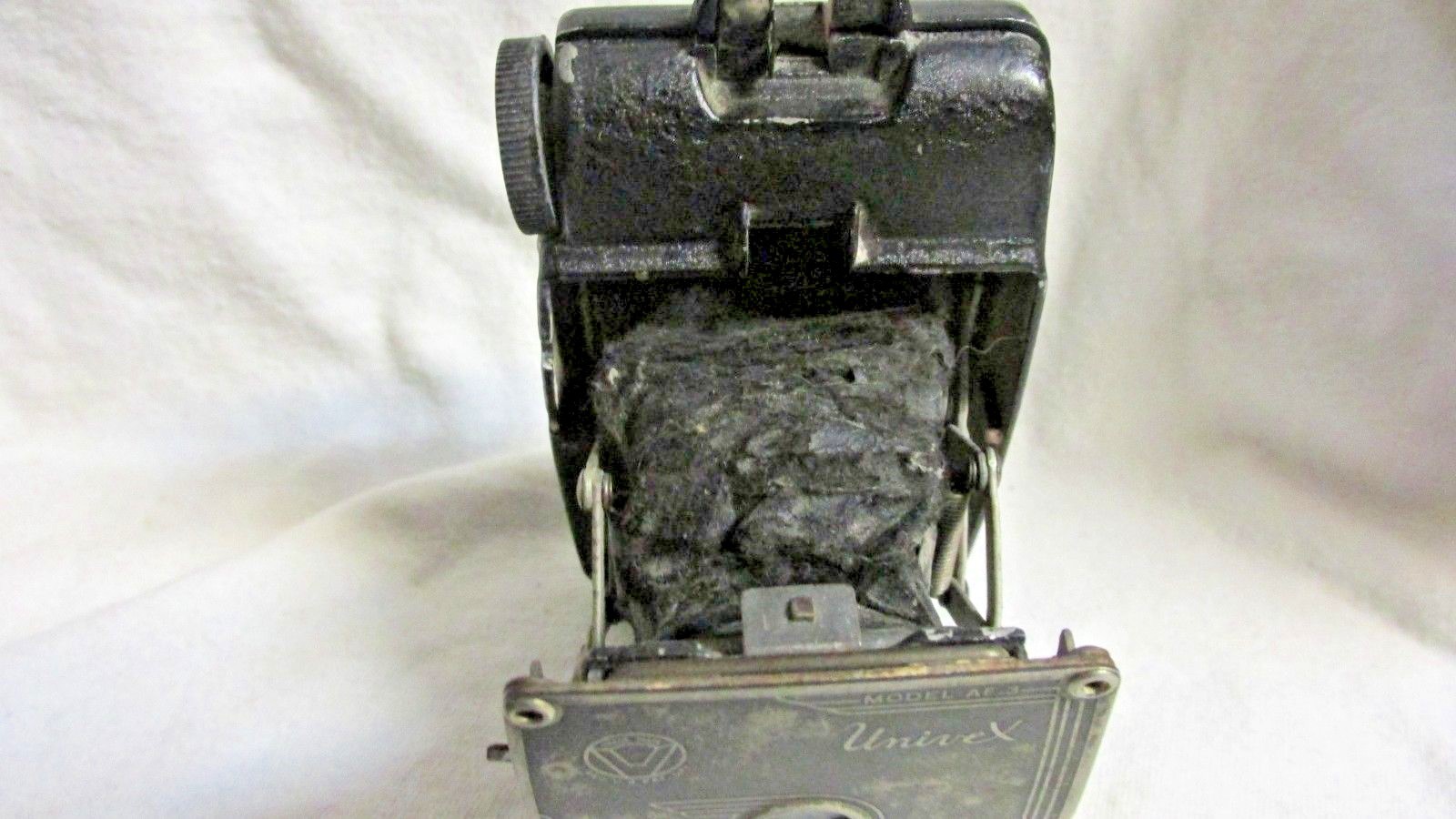 Vintage Universal Univex Model AF-3 Mini Folding Camera
