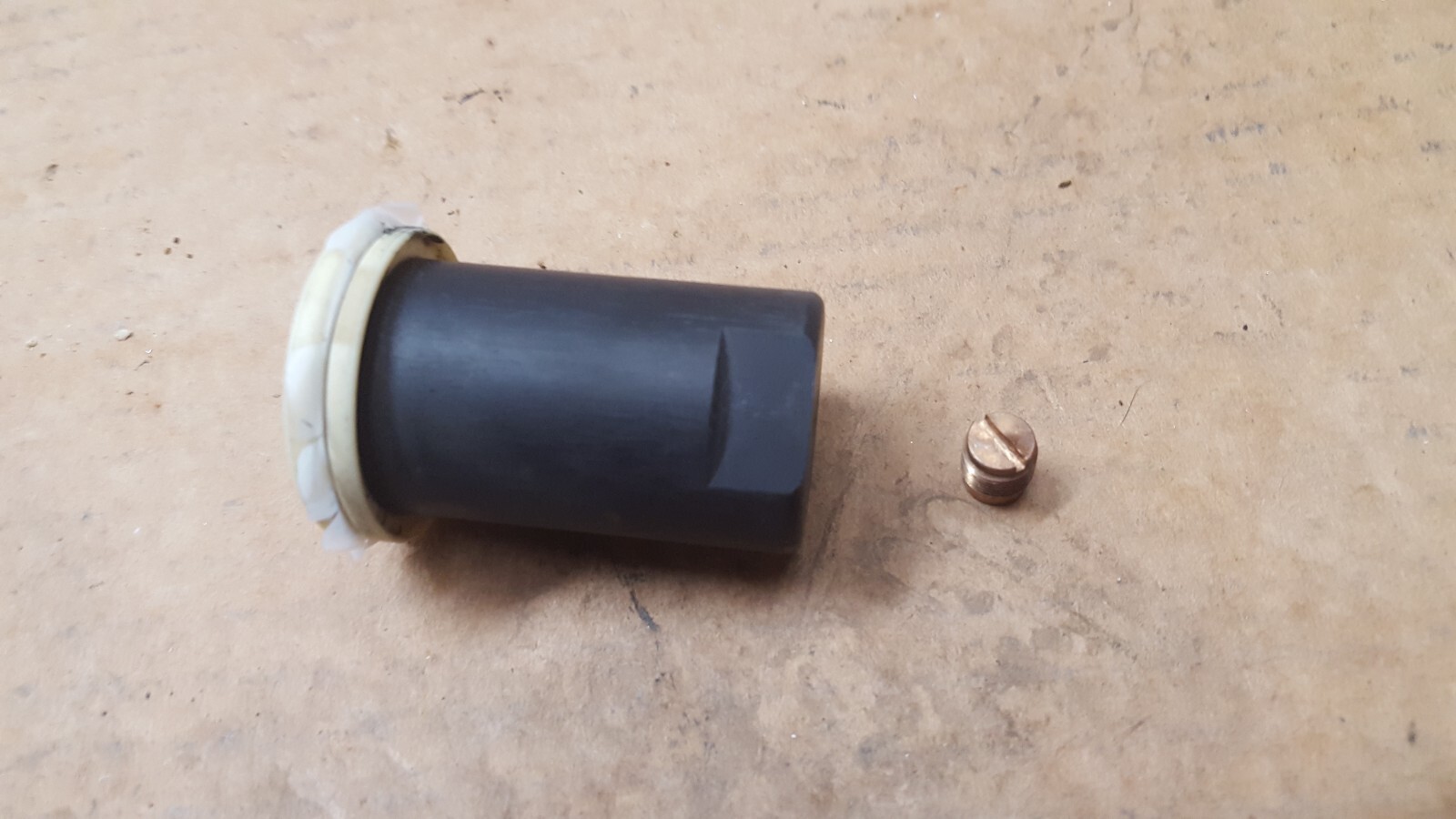 1982 1983 Kawasaki KZ750 SPECTRE carburetor slide NO 1982 1983 Kawasaki KZ750 SPECTRE carburetor slide NO