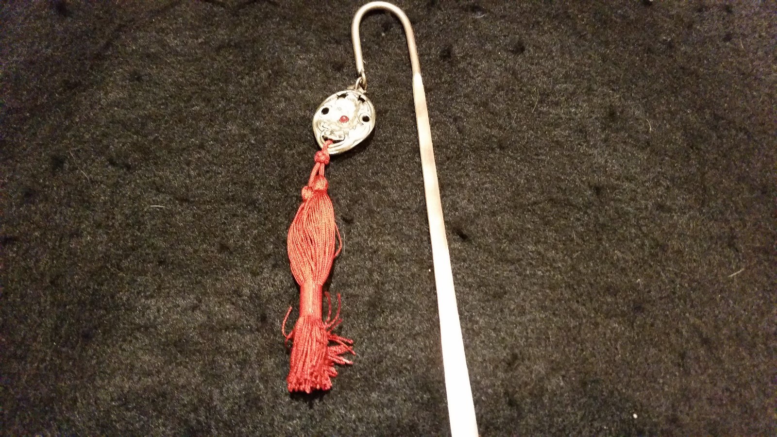 VINTAGE LADIES METAL BOOKMARK WITH TASSELS GIFT BOXED EXCELLENT CONDITION 1940's