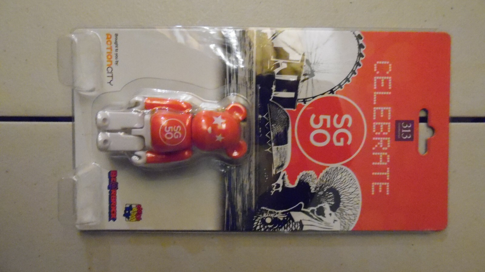 BE@RBRICK 100% SG50 ACTION CITY Singapore Limited Rare
