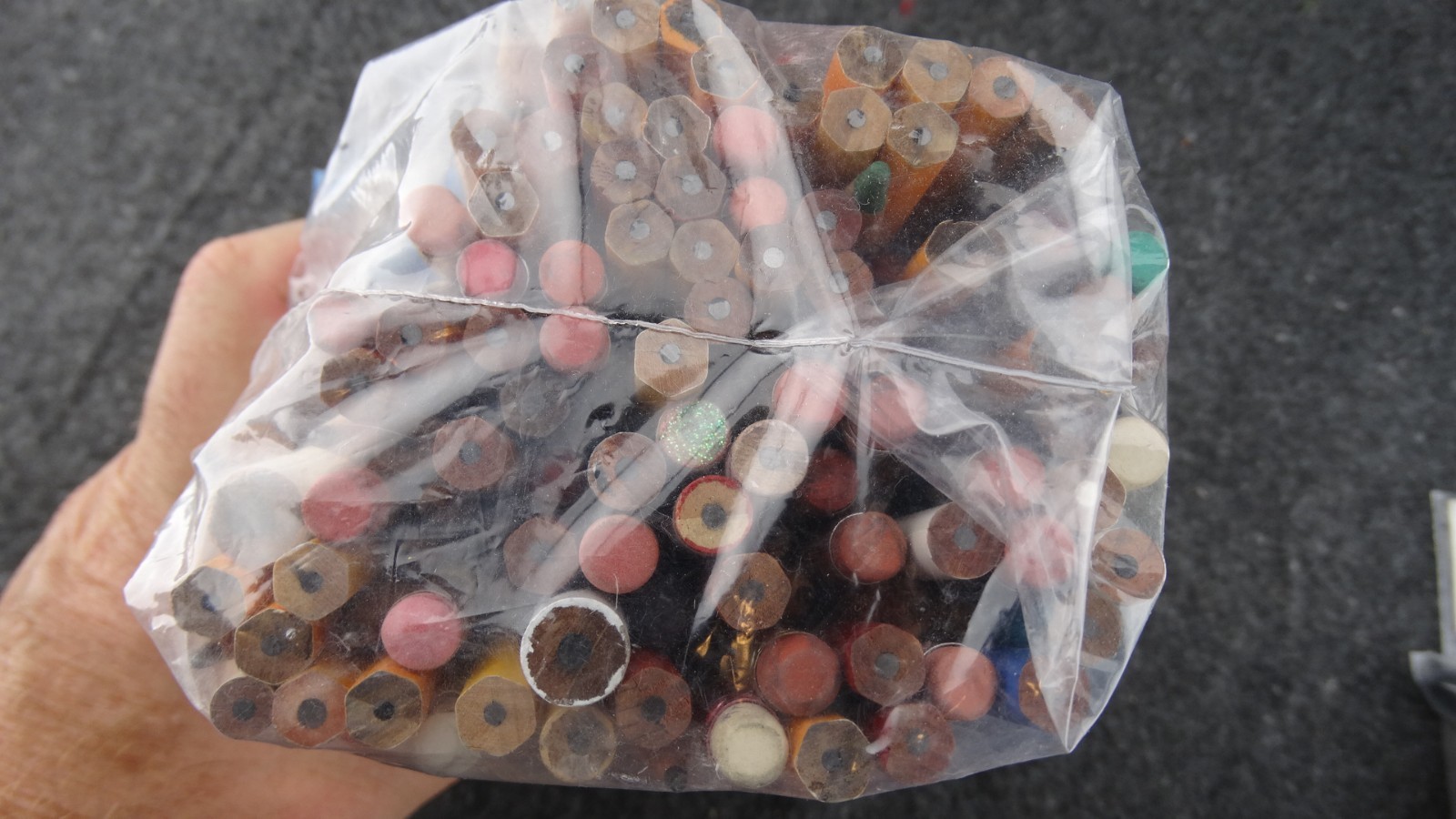 (B5) Large lot of slightly used/unused/unsharpened wood pencils 1-1/2 Pounds