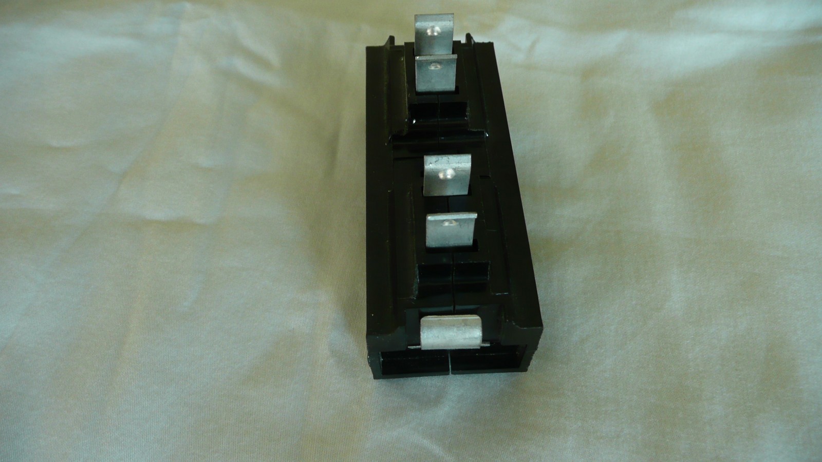 AEC Plug-In Twin Single Pole Fuse Head Chassis (E03L49)