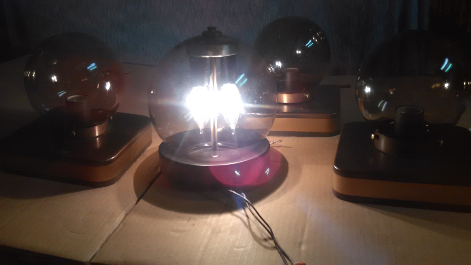 4 1970'S MODERN LIGHTCRAFT OF CALIFORNIA CEILING SCONCE AMBER GLOBES METAL BASES