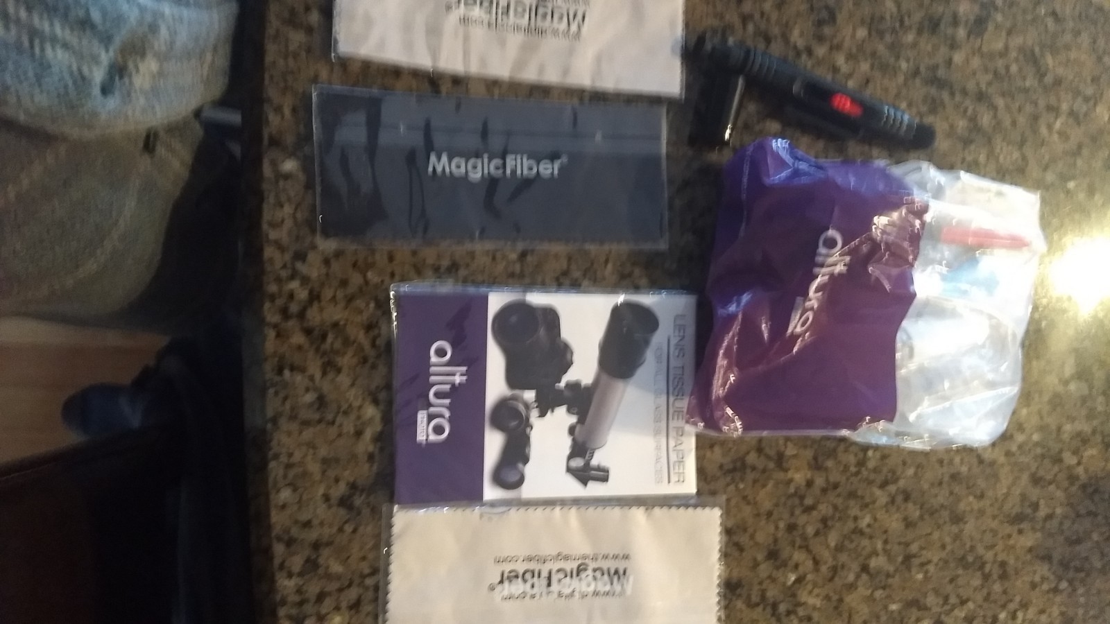 Altura Photo Professional Cleaning Kit for DSLR Cameras and Sensitive Electronic