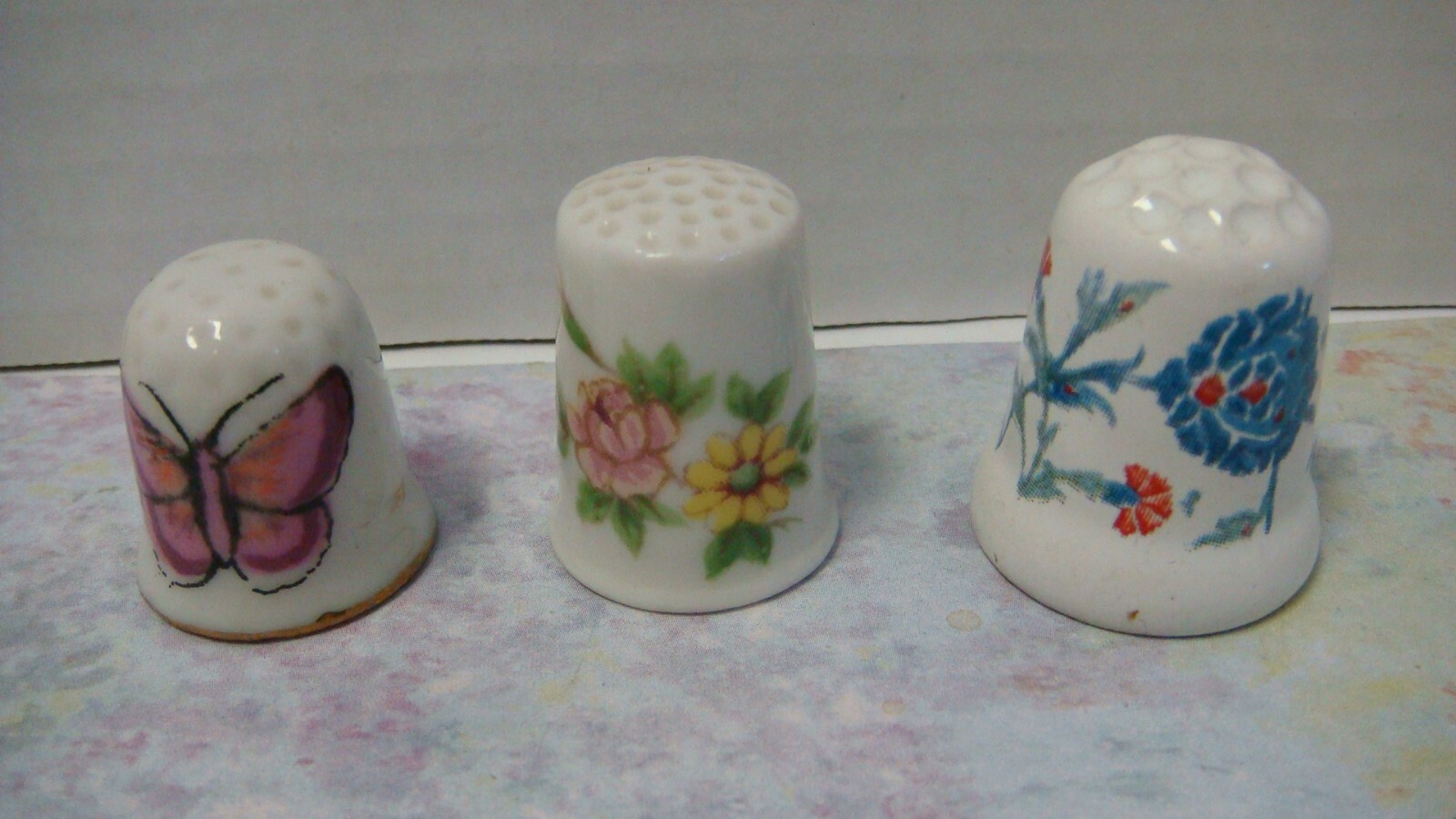 VINTAGE LOT 10 GERMAN # 9 PORCELAIN STATE FLORAL BRATISLAVA SEWING THIMBLES