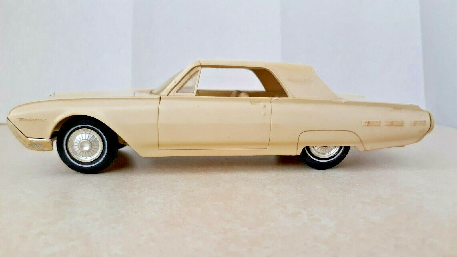 ミニカー ダイキャスト 1962 ford thunderbird sports ミニカー ダイキャスト 1962 ford thunderbird sports - メルカリ