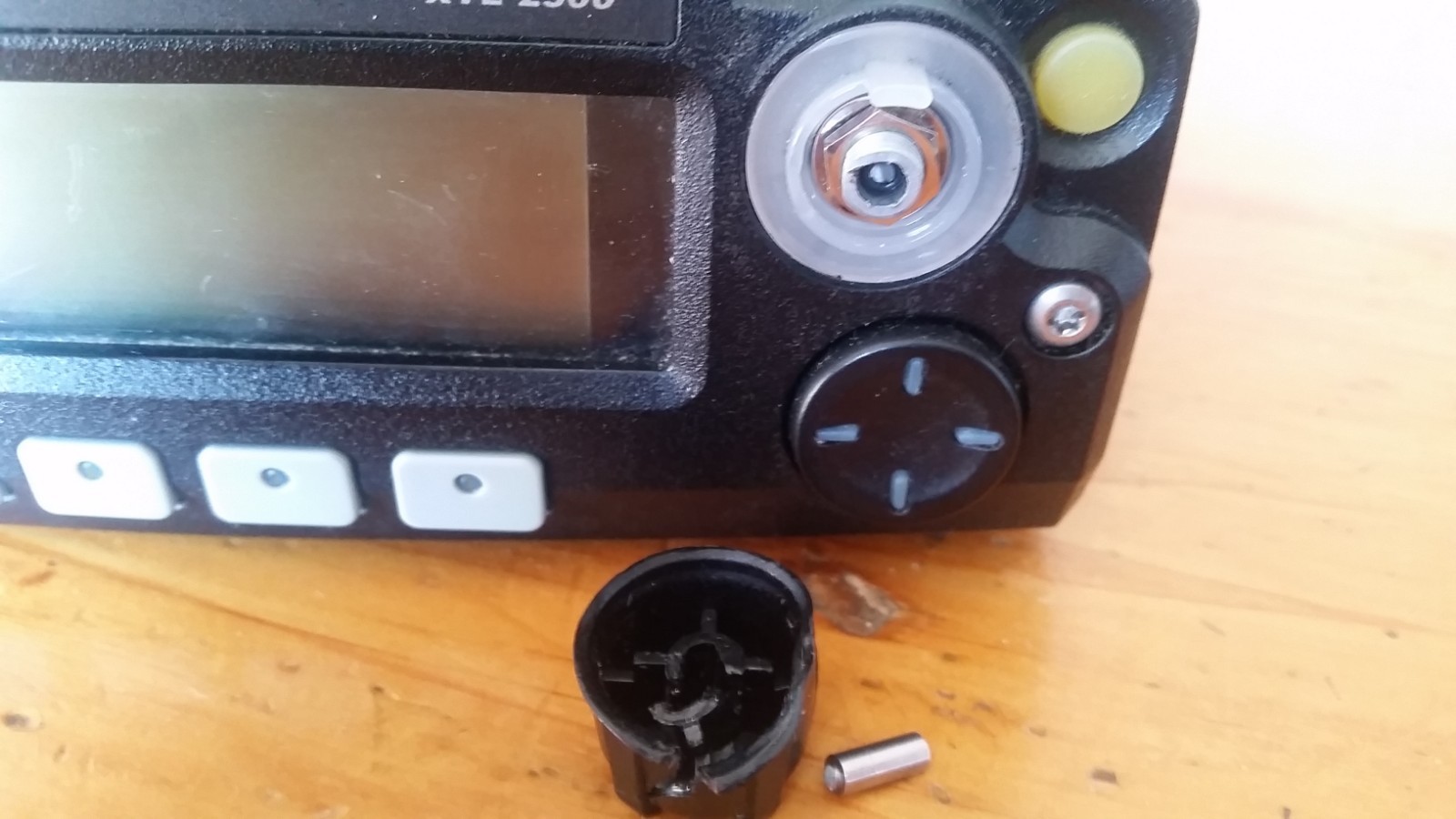 1x Motorola XTL 2500 7/800 Meg. with power cable, Cable kit.