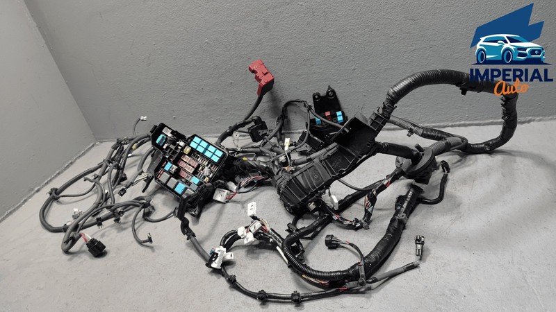 Used 2019 Toyota Sienna 3.5L Engine Bay Room Main Wire Wiring Harness & Fuse Box OEM